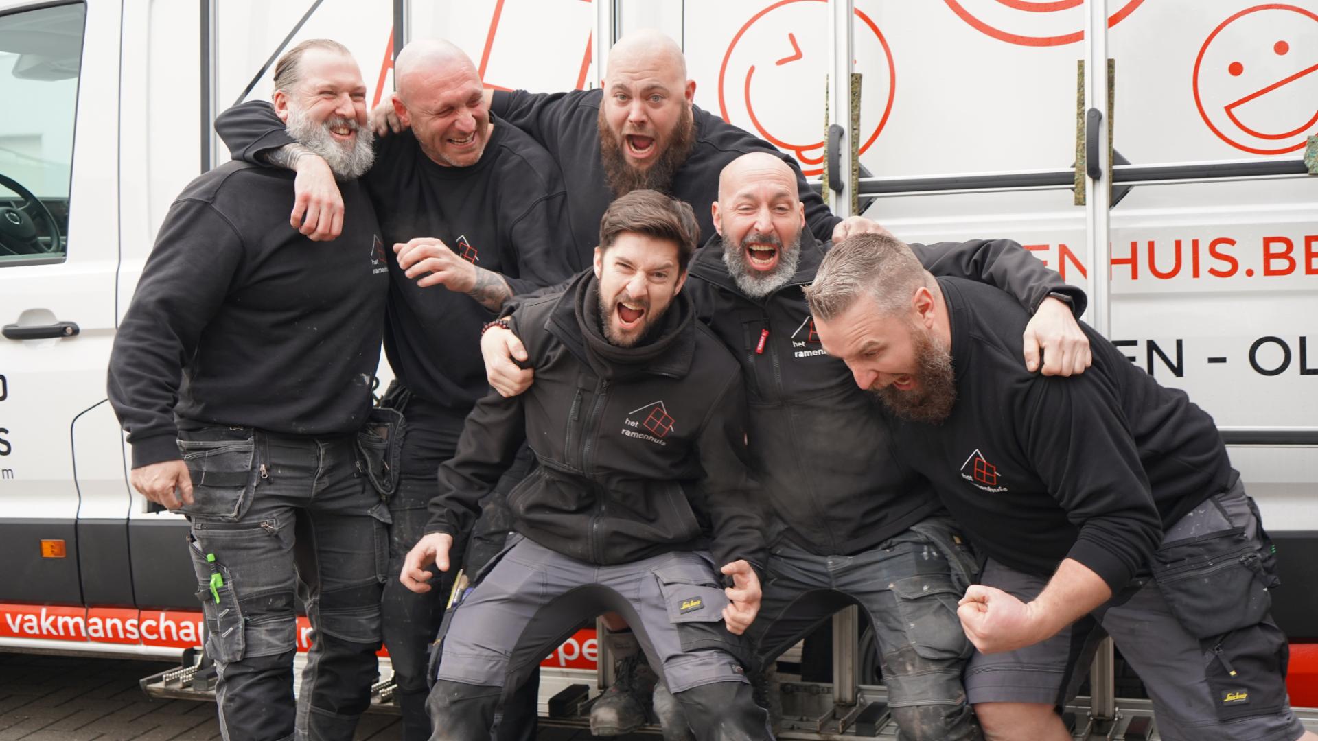 groep vakmannen van Het Ramenhuis met werkplezier